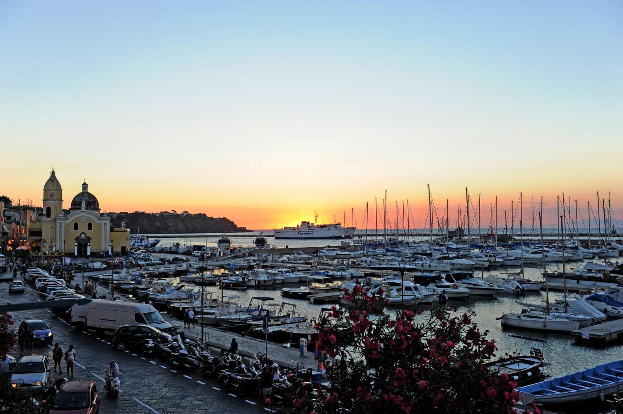L'Isola Del Postino Rooms Procida Exterior foto